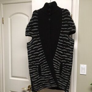 3D tactile wool cape, ONE SIZE